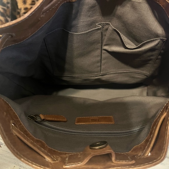 Frye Melissa Leather Hobo Bag -NEW with tags- authentic Frye leather bag - Picture 10 of 15